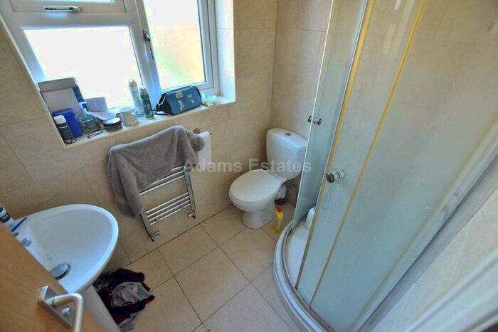 4 Bedroom Terraced House To Rent In Wykeham Road, Reading, RG6