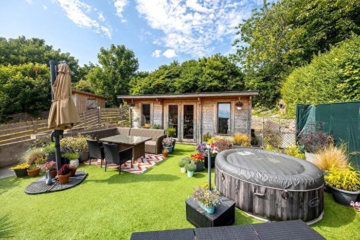 4 Bedroom Semi-detached House For Sale In Norwich Drive, Brighton, East Sussex, BN2