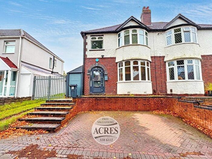 3 Bedroom Semi-Detached House For Sale In Warren Hill Road, Great Barr, Birmingham, B44