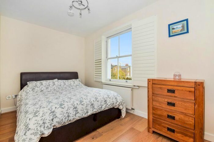 2 Bedroom Flat To Rent In Large, Bright, Bedroom, Bathroom, Flat, Dorncliffe Road, London, SW6