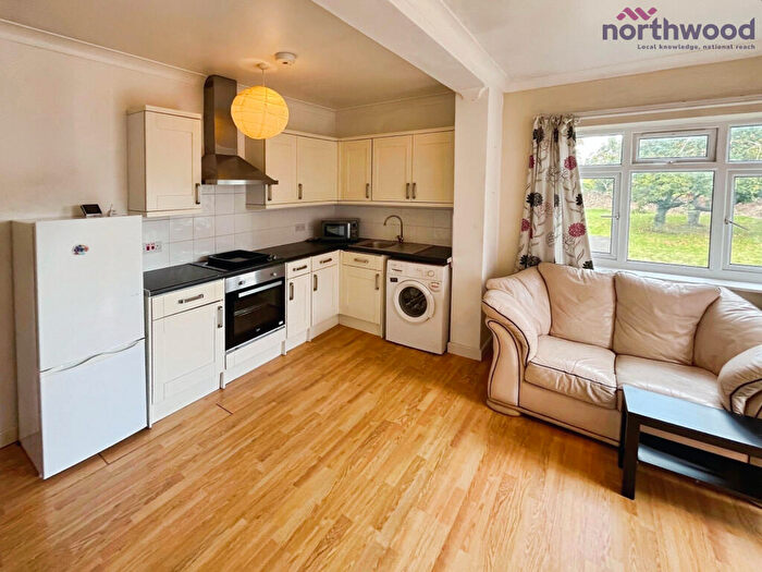 1 Bedroom Flat To Rent In Welbeck Avenue, Highfield, Southampton, SO17