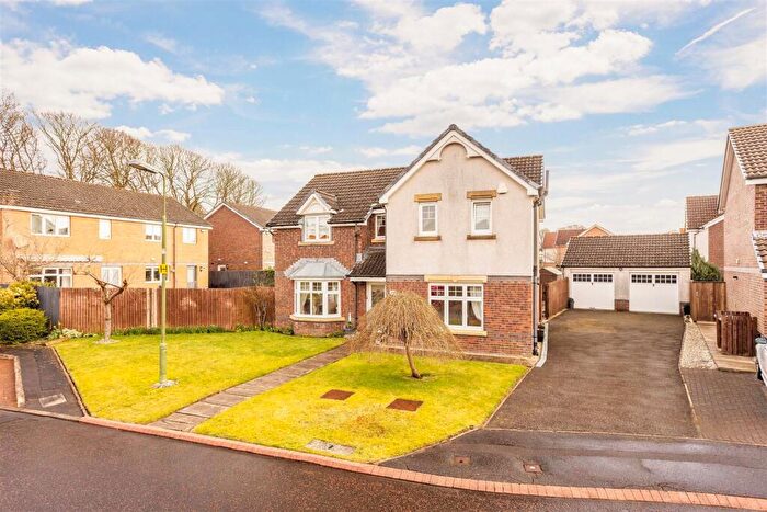 4 Bedroom Detached House For Sale In Hunter Grove, Bathgate, EH48