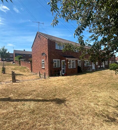 3 Bedroom End Of Terrace House For Sale In Bingham Road, Salisbury, SP1