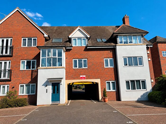 2 Bedroom Apartment For Sale In Norton Way North, Letchworth Garden City, SG6