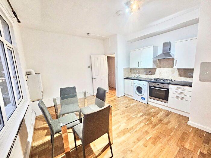 1 Bedroom Flat To Rent In Aldrington Road, Furzedown, Streatham, SW16