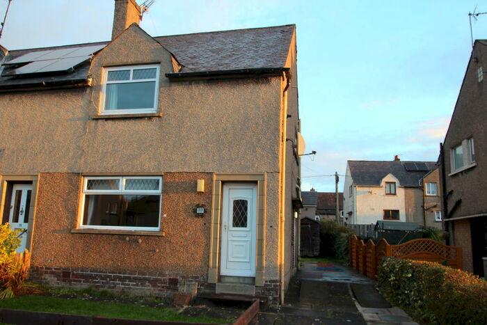 2 Bedroom House To Rent In Mclaren Terrace, Stirling, FK7