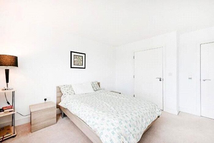 2 Bedroom Apartment To Rent In Gillespie Court, Queensland Terrace, London, N7