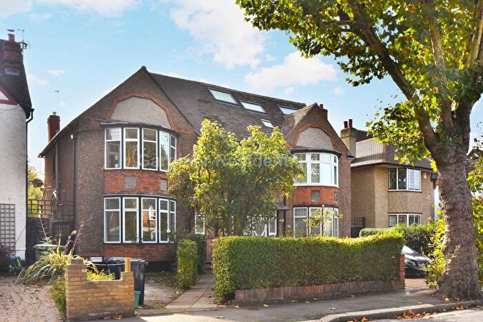 4 Bedroom Semi Detached House For Sale In Pitshanger Lane, Ealing, W5