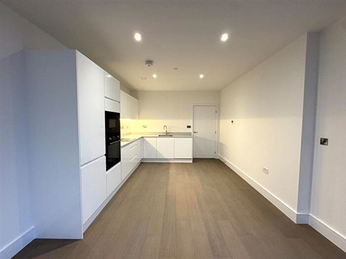 1 Bedroom Flat To Rent In Bollo Lane, Acton, London, W3