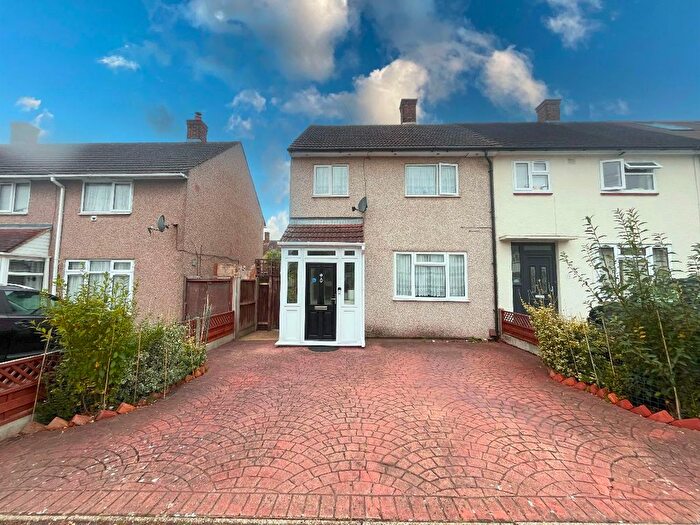 2 Bedroom End Terrace House For Sale In Charlbury Crescent, Romford, RM3