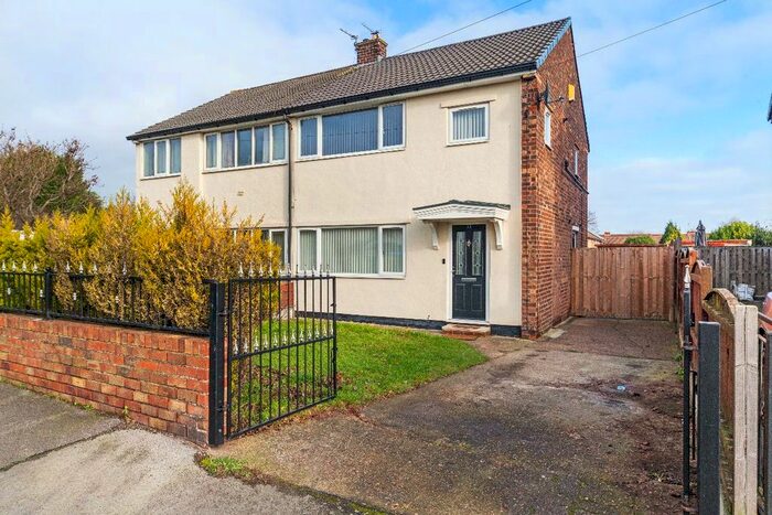 3 Bedroom Semi-Detached House To Rent In Warren Avenue, Knottingley, WF11