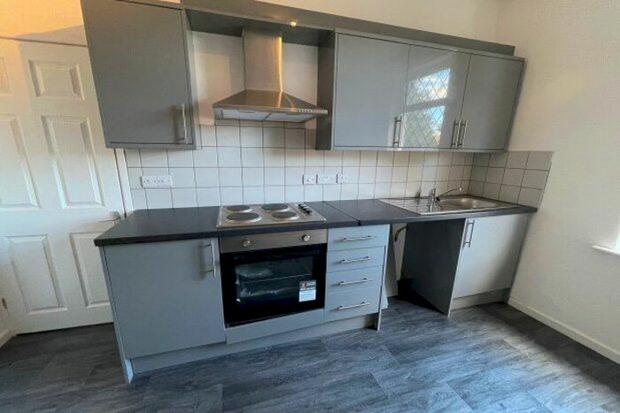 Studio To Rent In Balne Avenue, Wakefield, WF2