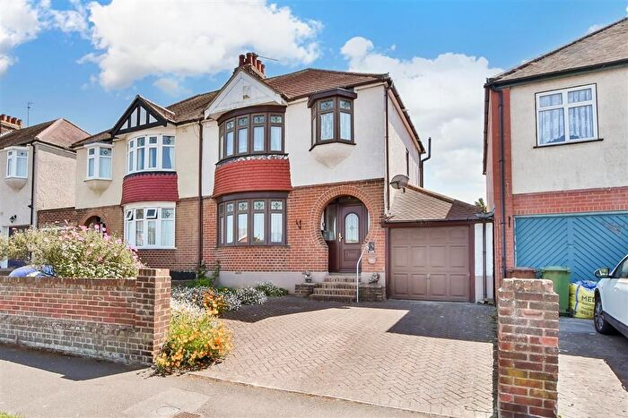 3 Bedroom Semi-Detached House For Sale In Brompton Farm Road, Strood, Rochester, Kent, ME2