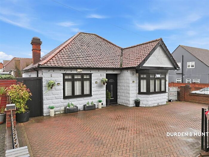 3 Bedroom Detached Bungalow For Sale In Wingletye Lane, Hornchurch, RM11
