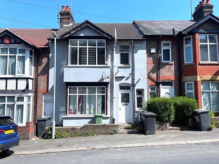 3 Bedroom Terraced House To Rent In Russell Rise, Luton, LU1