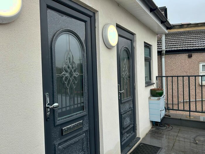 2 Bedroom Flat To Rent In Billet Road, London, E17