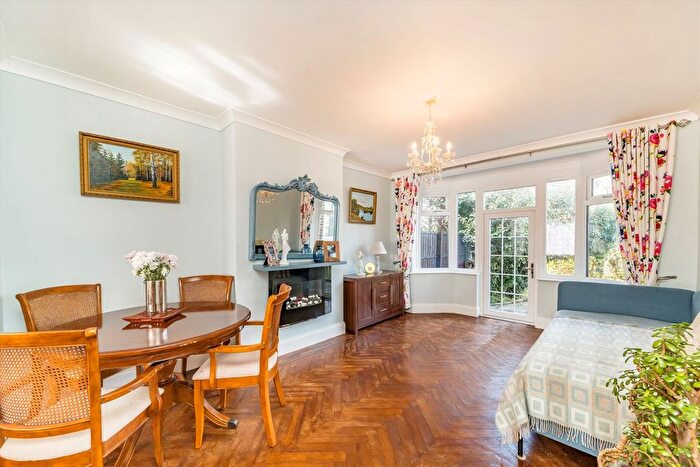 4 Bedroom Semi-Detached House To Rent In Brunswick Road, London, W5