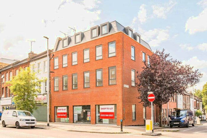 1 Bedroom Flat To Rent In Cowthorpe Road, Nine Elms, London, SW8