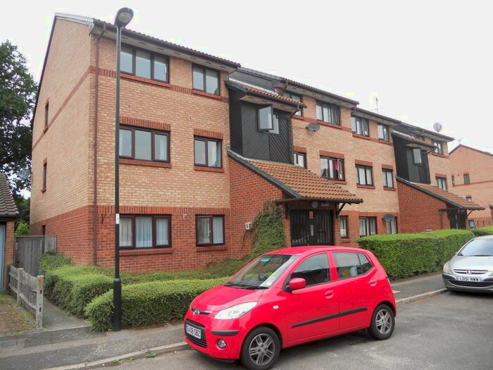 2 Bedroom Flat To Rent In John Gooch Drive, Enfield EN2
