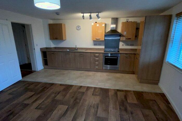 2 Bedroom Flat To Rent In Windermere Drive, Doncaster, DN4