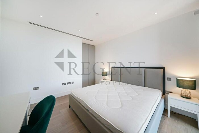 2 Bedroom Apartment For Sale In Carrara Tower, Bollinder Pl, City Rd, EC1V