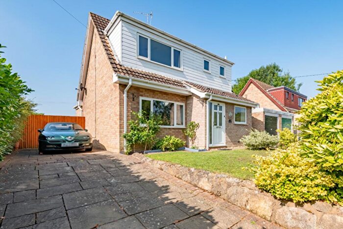 3 Bedroom Detached House For Sale In Queens Road, Colmworth, Bedford, Bedfordshire, MK44