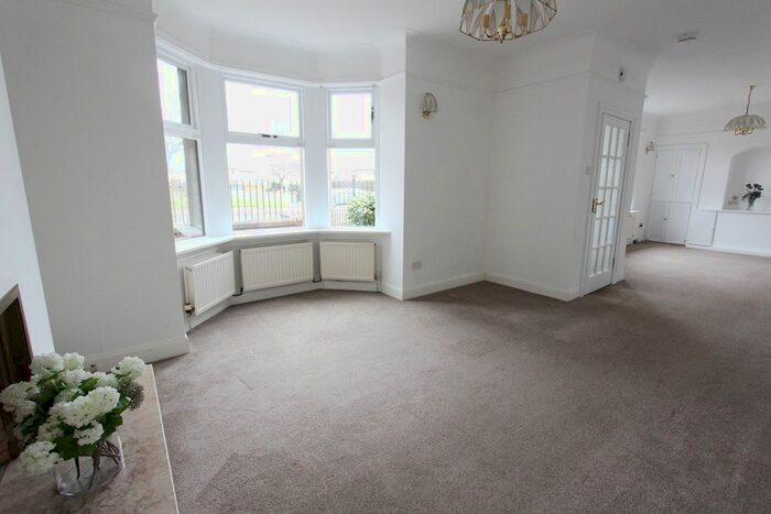 4 Bedroom Detached Bungalow To Rent In Lawrie Terrace, Loanhead, EH20