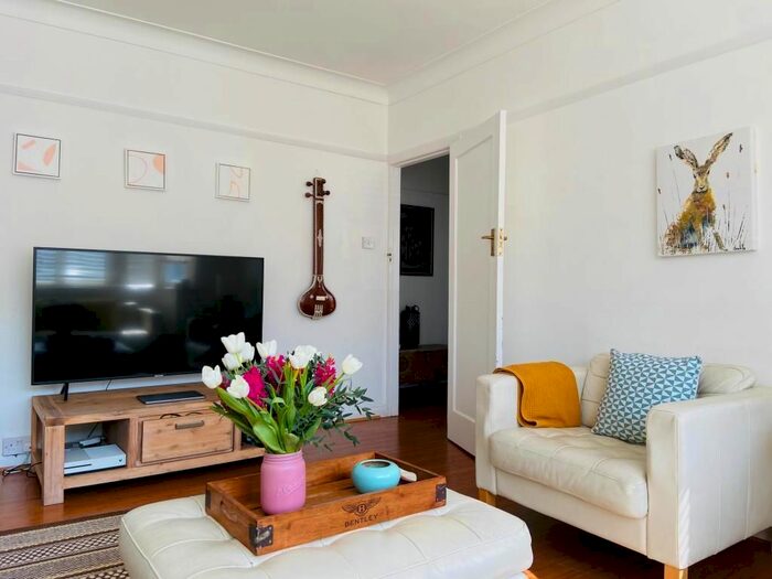 2 Bedroom Maisonette To Rent In Fulwood Gardens, Twickenham, TW1