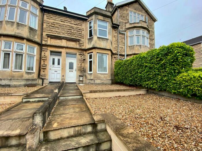 4 Bedroom House To Rent In Crescent Gardens, BA1