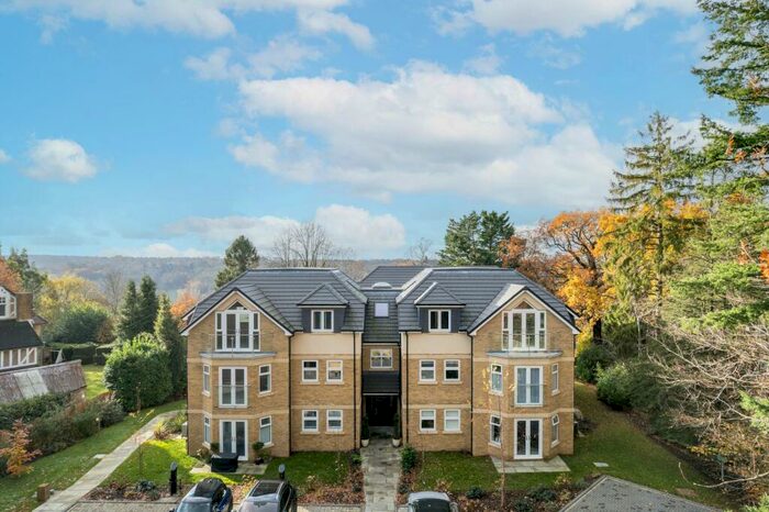 2 Bedroom Apartment To Rent In Landscape Road, Oakpines, CR6