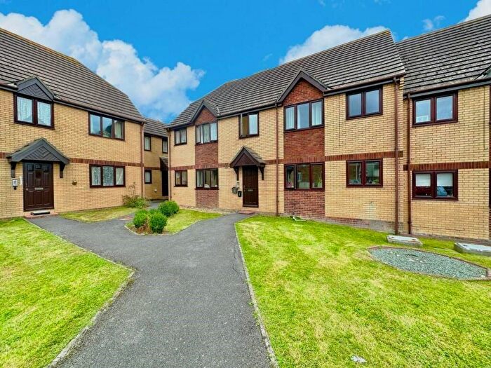 2 Bedroom Flat For Sale In Louviers Road, Weymouth, DT3