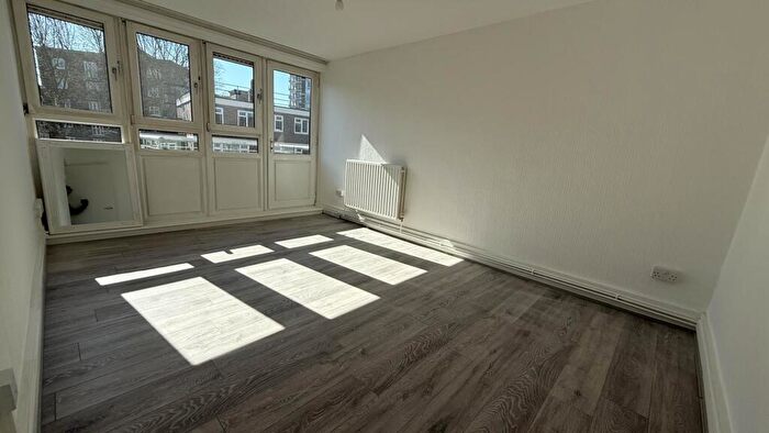 2 Bedroom Flat To Rent In Whitmore Estate, Shoreditch, N1