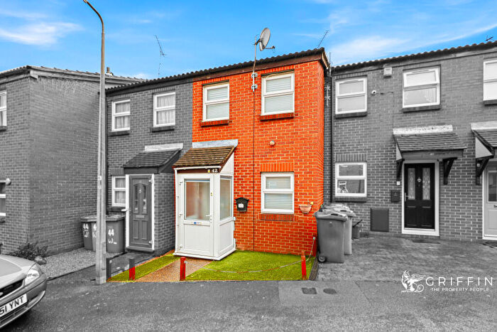 1 Bedroom Terraced House For Sale In Water Lane, Purfleet-On-Thames, RM19