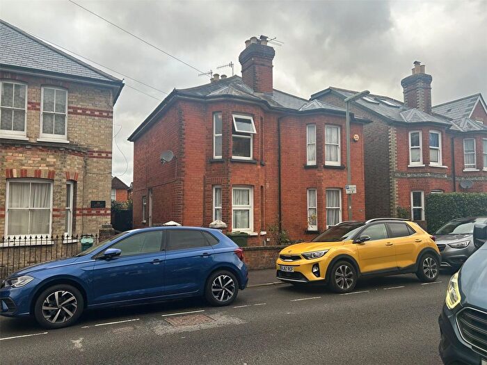 1 Bedroom Flat For Sale In Guildford, Surrey, GU1