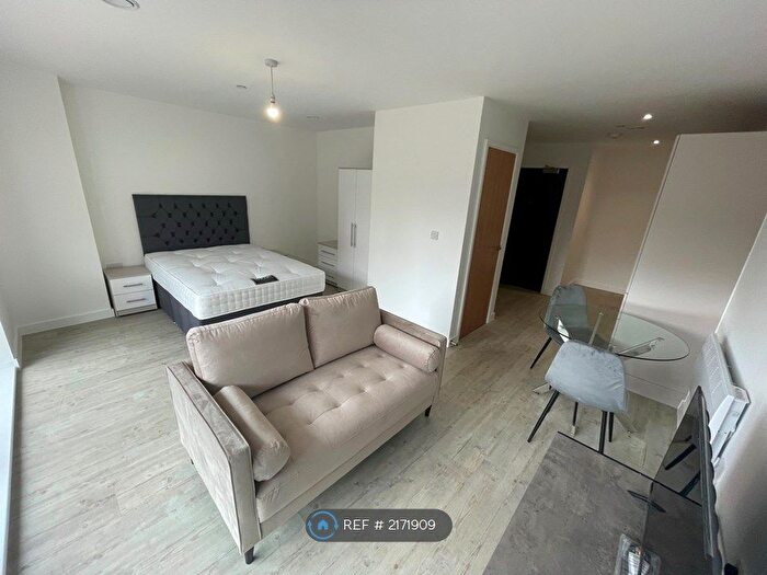 1 Bedroom Flat To Rent In Northill Apartments, Salford, M50