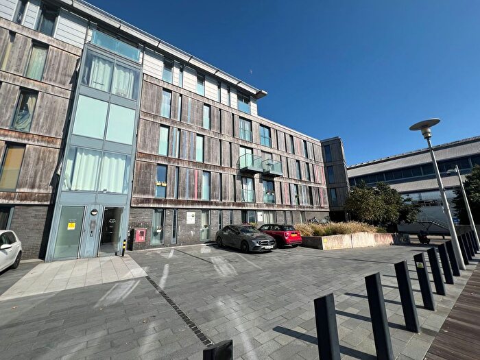 2 Bedroom Flat For Sale In Dock Head Road, Chatham, ME4