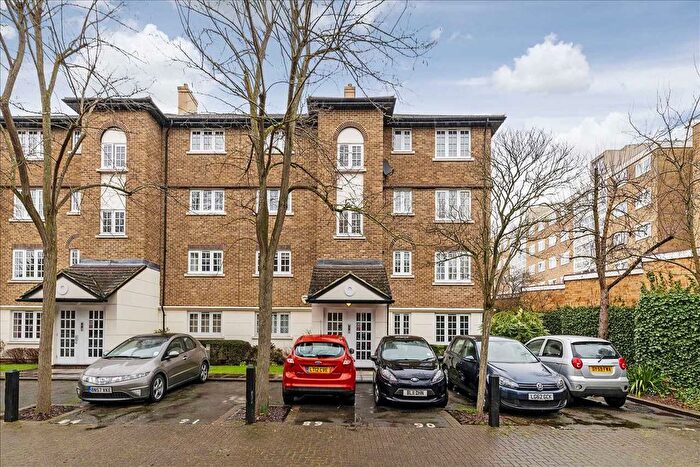2 Bedroom Flat To Rent In Selhurst Close, Parkside, Southfields / Parkside, SW19