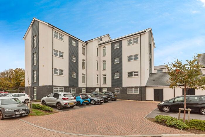 2 Bedroom Flat For Sale In Brick Hill Way, Bristol, BS34