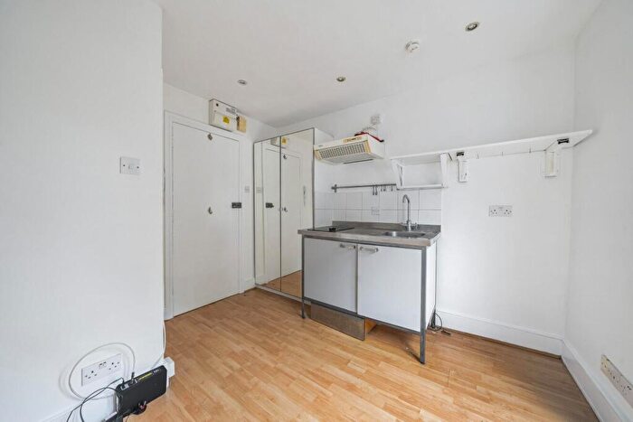 Flat To Rent In Weston Park, Crouch End, London, N8