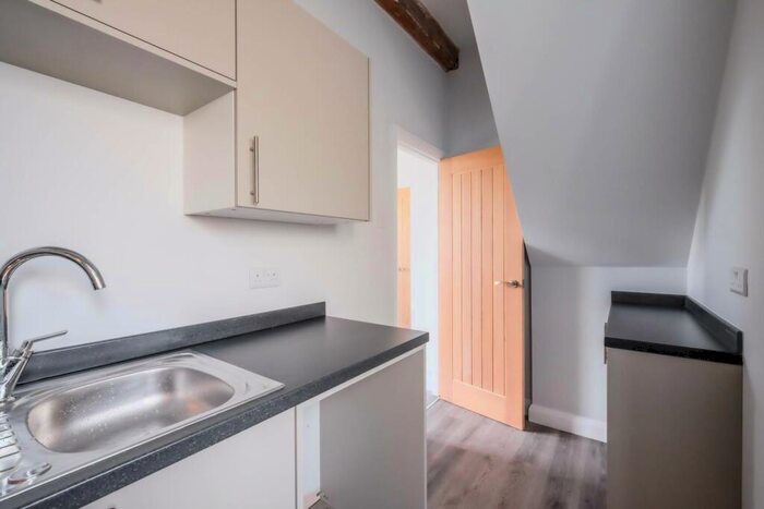 2 Bedroom Cottage To Rent In Meltham Road, Lockwood, HD1