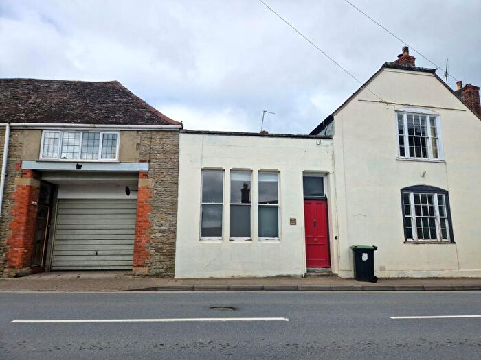 Studio To Rent In High Street, Stalbridge, Sturminster Newton, DT10
