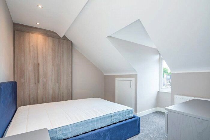 1 Bedroom Flat To Rent In Goldhawk Road, London, W6