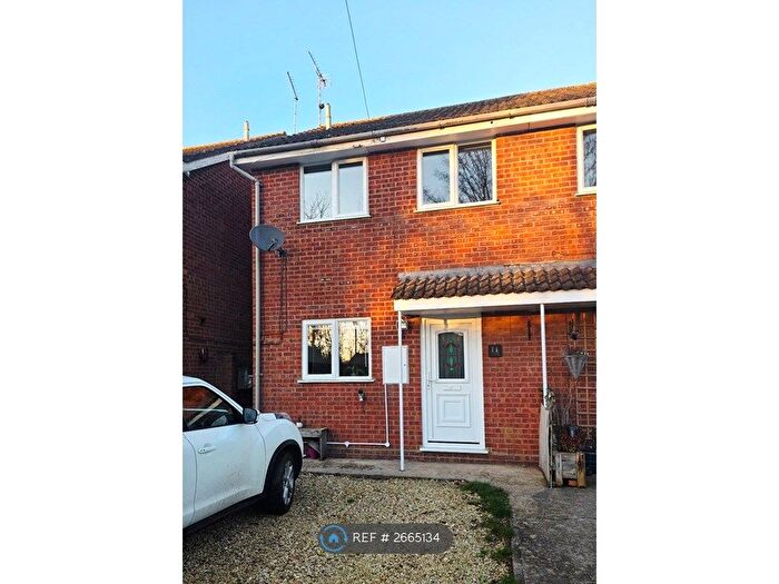 3 Bedroom Semi Detached House To Rent In Herrieffs Farm Road, Brackley, NN13
