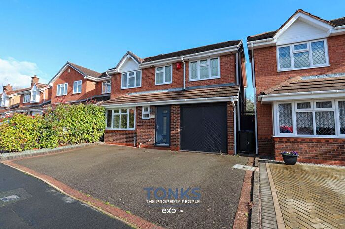 4 Bedroom Detached House For Sale In The Mount, Cradley Heath, B64