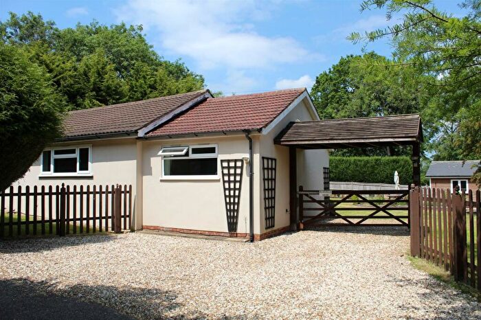 3 Bedroom Detached Bungalow To Rent In Brighton Road, Lower Kingswood, Tadworth, KT20
