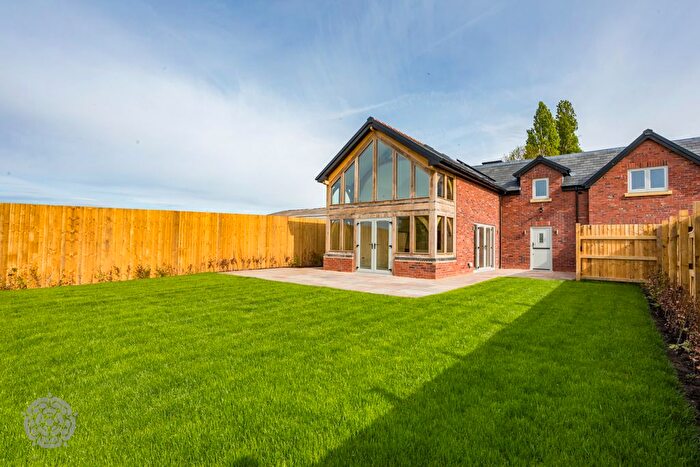 4 Bedroom Semi-detached House For Sale In Kenyon Lane, Lowton, Warrington, Greater Manchester, WA3