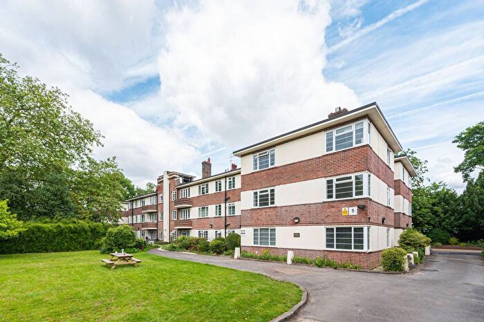 2 Bedroom Flat To Rent In Leigham Court Road, Streatham Common, London, SW16