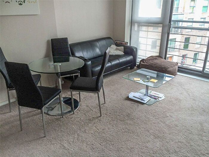 2 Bedroom Flat To Rent In City Point, Chapel Street, City Centre, Salford, M3