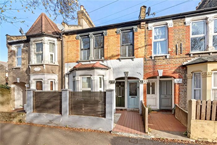 3 Bedroom Flat For Sale In Callis Road, Walthamstow, London, E17