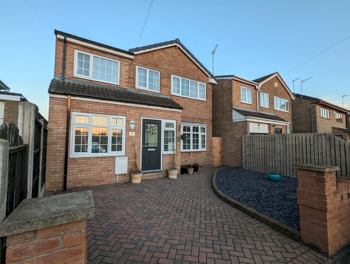 4 Bedroom Property To Rent In Warwick Close, Hatfield Woodhouse, Doncaster, DN7